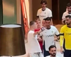 Σάλος με τον Κριστιάνο Ρονάλντο στην Πορτογαλία - Εσπρωξε οπαδό που ήθελε να βγει selfie μαζί του (video)