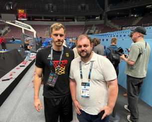 Ο Αντρέας Ομπστ στο Athletiko: «Ο Μουμπρού είναι το κίνητρό μας να πετύχουμε»