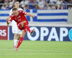 Συνεχόμενα λάθη από την Εθνική και γκολάρα από τον Ντάμσγκαρντ για το 0-1 της Δανίας (video)