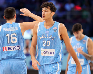 Ο Παπανικολάου πέρασε μία «μαγική» πάσα στον Σαμοντούροφ και εκείνος την μετέτρεψε σε ασίστ (video)