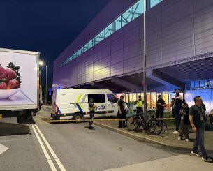 Ύποπτο πακέτο στη Ρίγα έξω από το γήπεδο - Η Αστυνομία έκλεισε τους δρόμους