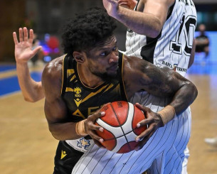 Ήττα σε νεκρό χρόνο για την ΑΕΚ από την Κλουζ