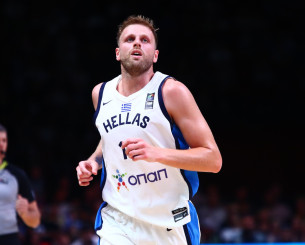 Τι συμβαίνει με Χαραλαμπόπουλο και πότε θα μπει σε φουλ ρυθμό με την ΑΕΚ