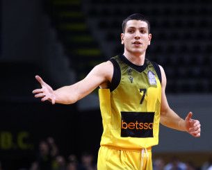 Φλιώνης, Κουζμίνσκας και Σκορδίλης οι αρχηγοί της νέας ΑΕΚ