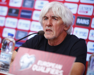 Έκανε δυνατό σεισμό στην... πρώτη δήλωση του Γιοβάνοβιτς - Δείτε την αντίδρασή του (video)