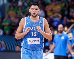 Συγκλονιστικός Παπανικολάου - Υπερασπίστηκε την Εθνική ποδοσφαίρου