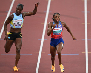 Τρομερή Τζέφερσον-Γούντεν, παγκόσμια πρωταθλήτρια στα 100μ στο Τόκιο και 4η όλων των εποχών
