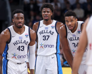 Συγκινητική ανάρτηση του Κώστα Αντετοκούνμπο: «Τρία αδέρφια από τα Σεπόλια»