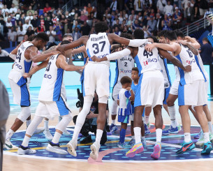 Χάλκινοι μάγκες φτιαγμένοι από χρυσάφι