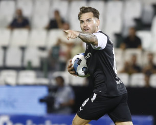 Απίθανο γκολ του Νους με «βολ πλανέ» απέναντι στον ΠΑΟΚ (video)