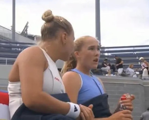 Σάλος στο US Open με άνδρα να παρενοχλεί 18χρονη τενίστρια (video)