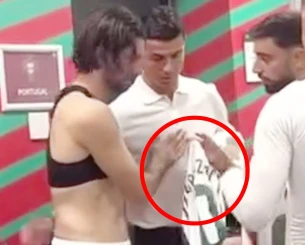 Η αμήχανη στιγμή που ο Κριστιάνο δεν έδωσε τη φανέλα του στον Σόμποσλαϊ (video)