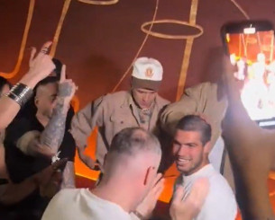 Πάρτι μέχρι τελικής πτώσης: Ο Αλκαράθ τα... έσπασε στη Νέα Υόρκη μετά την κατάκτηση του US Open (video)