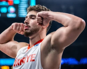 Η ανάρτηση του Σενγκούν με Κεμάλ μετά την πρόκριση κόντρα στην Ελλάδα και το σχόλιο (pics)