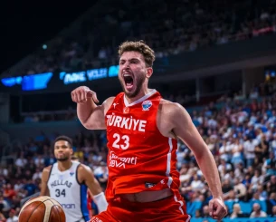 Ο Σενγκούν τραγουδούσε τα συνθήματα των φίλων της Τουρκίας την ώρα του αγώνα (video)