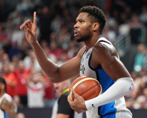 Τέλος σε ένα αδιανόητο σερί 11 αγώνων με 25+ πόντους για τον Γιάννη Αντετοκούνμπο