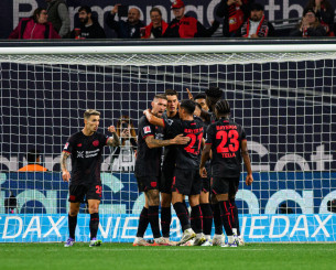 Έσπασε το... ρόδι στην Bundesliga η Λεβερκούζεν των 9 παικτών!