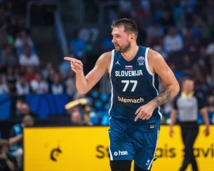 O Ντόντσιτς έβαλε τους 22 στο πρώτο δεκάλεπτο, οι Ιταλοί «παραμιλάνε» και η FIBA αναρωτιέται (video)