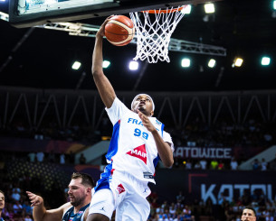 Ο Μπιλάλ Κουλιμπαλί στο Athletiko: «Η Γαλλία έιναι μέσα στις καλύτερες ομάδες του EuroBasket»