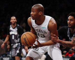 Η Εφές ετοιμάζεται να ολοκληρώσει τη «βόμβα» με τον Κάι Τζόουνς