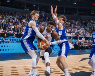 Ξέφυγε από τα ασφυκτικά μαρκαρίσματα και δημιούργησε μία εκπληκτική φάση ο Γιάννης (video)