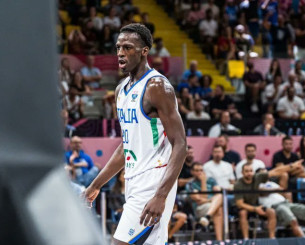 Διάστρεμμα ο Νιάνγκ, μένει εκτός κόντρα στην Κύπρο και «φορτσάρει» για τα νοκ άουτ του Eurobasket