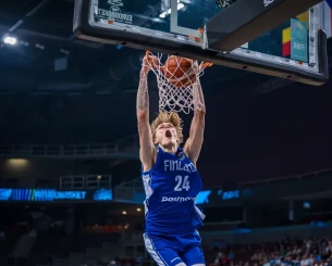 Ο Μούρινεν «ίπταται» και με συνεχόμενα καρφώματα... τραντάζει το ελληνικό καλάθι (video)