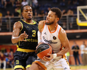 Ήττα για τον Άρη από τον Προμηθέα σε φιλικό παιχνίδι - Βραβεύτηκε ο Γκάλης