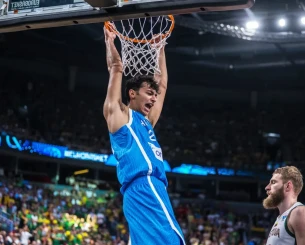 Σαμοντούροφ: «Δεν έχει τελειώσει τίποτα - Δεν κοιμόμαστε μετά τα ματς»