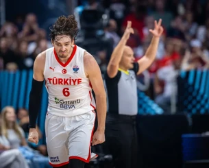 Όλα όσα έκανε ο Οσμάν στην εξαιρετική του εμφάνιση κόντρα στη Σουηδία (video)