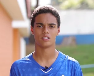 Η νέα ζωή του γιου του Ροναλντίνιο μετά την αποχώρησή του από την Μπαρτσελόνα - «Ποτέ δεν ήθελα να είμαι ο πατέρας μου»