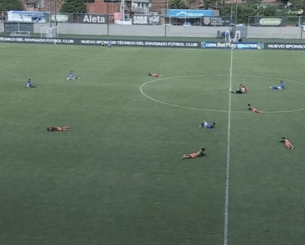 Στην Κολομβία μέλισσες εισέβαλαν στον αγωνιστικό χώρο - Έπεφταν κάτω οι παίκτες για να γλιτώσουν (video)