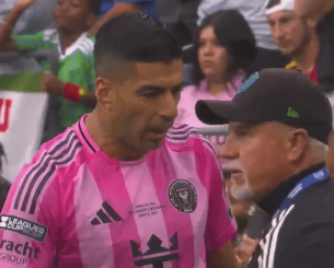 Απολογήθηκε για το φτύσιμο σε αντίπαλο προπονητή ο Σουάρες