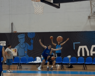 Το έκαναν όπως ο Ντόντσιτς! - Λαρεντζάκης και Καλαϊτζάκης βάζουν τρίποντα από τον πάγκο και πανηγυρίζουν (video)