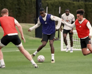 Ο Ίσακ έκανε την πρώτη του προπόνηση με την Λίβερπουλ και σκόραρε με το... καλησπέρα (video)