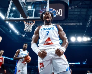 «Καμία πρόθεση των Μπουλς να "κόψουν" τον Γιαμπουσέλε, πλήρως αφοσιωμένος στο NBA ο παίκτης»