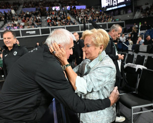 Η θερμή αγκαλιά της Δέσποινας Γιαννακοπούλου με τον Ομπράντοβιτς (photos)