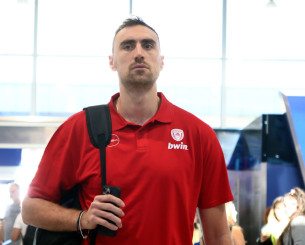 Μιλουτίνοφ: «Ευκαιρία να ξεκινήσουμε τη σεζόν με ένα τρόπαιο - Χαρούμενος που είμαι εδώ»