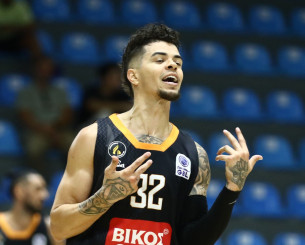 Ποιος είναι ο Ρομπ Γκρέι που «εκτέλεσε» στον ημιτελικό του Super Cup την ΑΕΚ