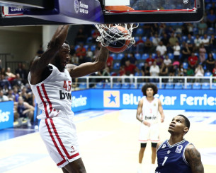 Κυρίαρχος ο Ολυμπιακός νίκησε την Καρδίτσα και πάει στον τελικό για να σηκώσει το Super Cup