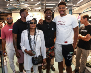 Ο... πέμπτος και άγνωστος Αντετοκούνμπο οργανώνει συναυλία - Στο πλευρό του ο Γιάννης, δείτε την ανάρτηση του (photo)