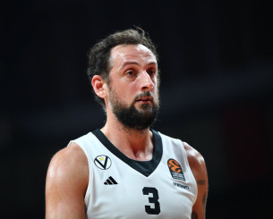 Ο Μπελινέλι κρέμασε τα παπούτσια του αλλά παραμένει στην «Basket City»