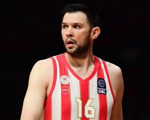 Παπανικολάου: «Να φτάσουμε ως το τέλος στο final four της Euroleague»