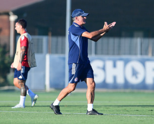 Ομιλία Μεντιλίμπαρ στους παίκτες πριν την Πάφο: «Όχι στην υποτίμηση και στα εύκολα λάθη»