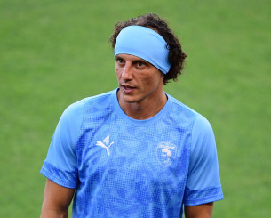 Νταβίντ Λουίζ: «Με τον Σάρι έμπαινα στο γραφείο του και κάπνιζε - Μιλούσα καλύπτοντας το πρόσωπό μου»