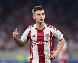 «Τέσσερις ομάδες της Premier League και η Νάπολι ενδιαφέρονται για τον Μουζακίτη»