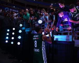 Χολμς: «Ευγνώμων που παίζω για ένα τέτοιο κλαμπ - Καταπληκτικοί οπαδοί»