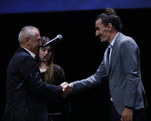 ΠΣΑΠΠ: Η βράβευση του Χριστοδουλόπουλου από τον Νίκο Νιόπλια (video)