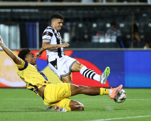 Η αγωνία του Λουτσέσκου, οι μορφασμοί του Βιεϊρίνια και οι αντιδράσεις του κόσμου στις χαμένες ευκαιρίες (video)