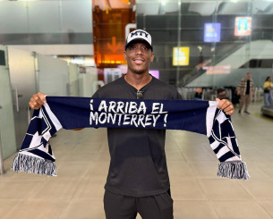 Έφτασε στο Μεξικό ο Μαρσιάλ - Αποθέωση από οπαδούς της Μοντερέι (video)